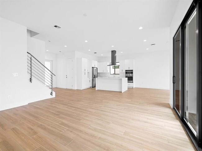 Building Photo - 1446 SW 23rd St