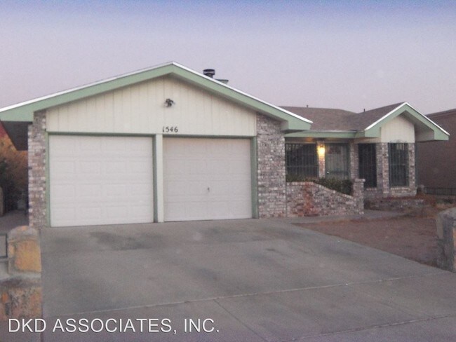 Building Photo - 1546 Peter Hurd Dr