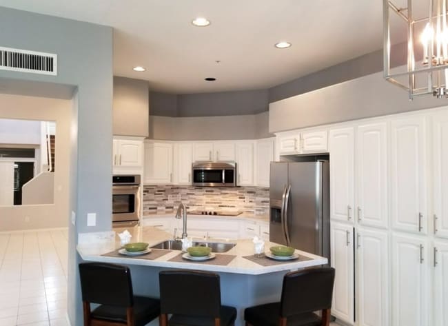 Building Photo - 8100 E Camelback Rd