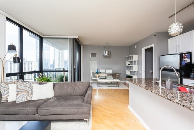 Foto del edificio - 210 N Des Plaines St
