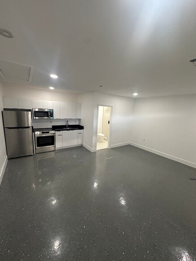 Foto del edificio - 4300 NW 3rd Ct