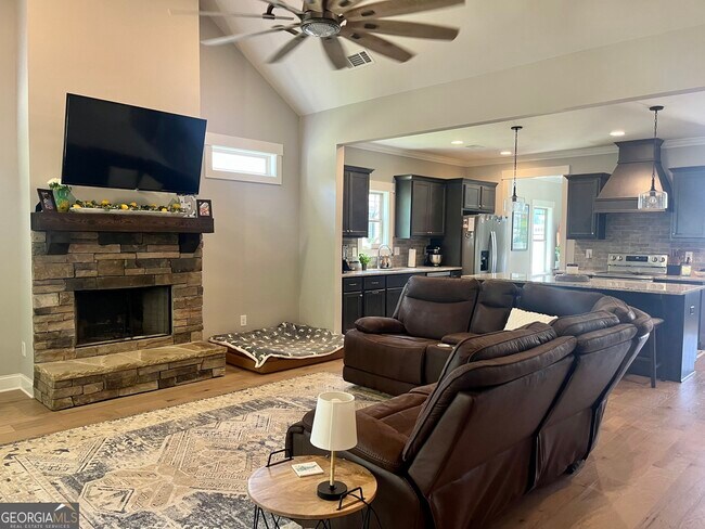 Foto del edificio - 1180 Legend Dr