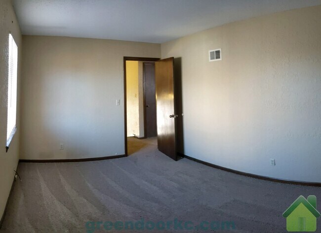 Building Photo - 16600 W 141st St