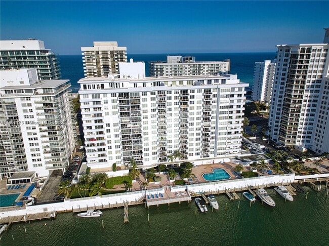 Foto del edificio - 5700 Collins Ave