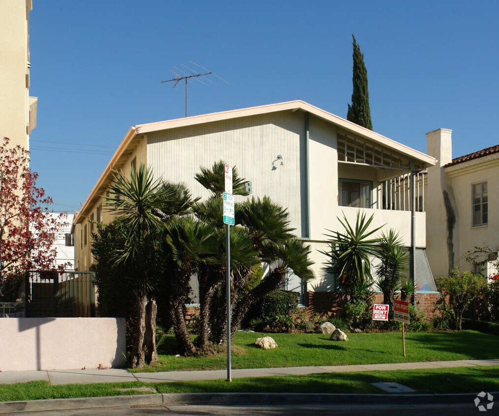 Building Photo - 1108 S Clark Dr