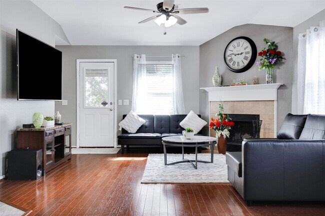 Foto del edificio - 15767 Cotton Tail Ln