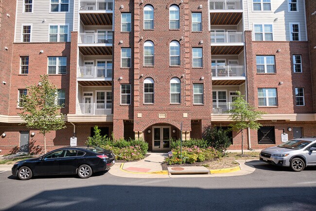 13724 Neil Armstrong Ave Unit 503, Herndon, VA 20171