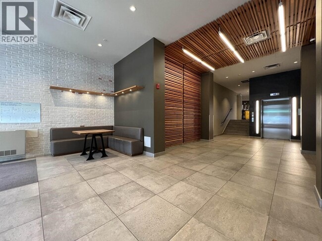 Building Photo - 105 2nd St W