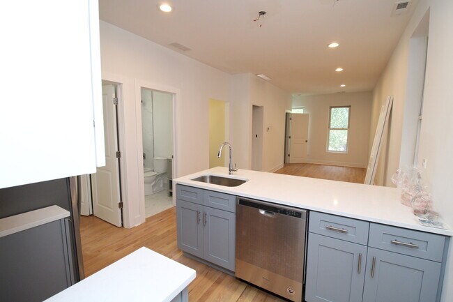 Building Photo - 1544 N Bosworth Ave