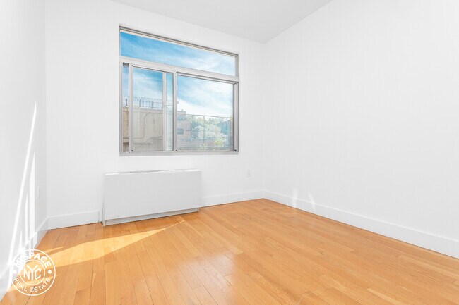 Building Photo - 836 Bergen St