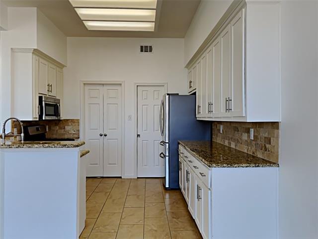 Building Photo - 4322 Duck Pond Ln