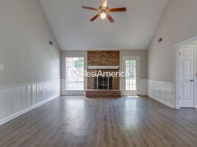 Foto del edificio - Completely Renovated Home!