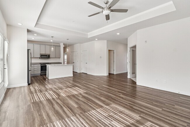 Building Photo - 9776 Montclaire Dr