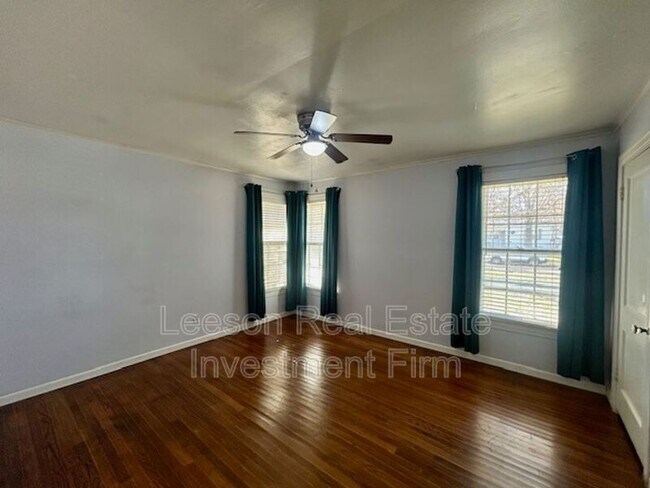 Foto del edificio - 3715 Greenway Pl