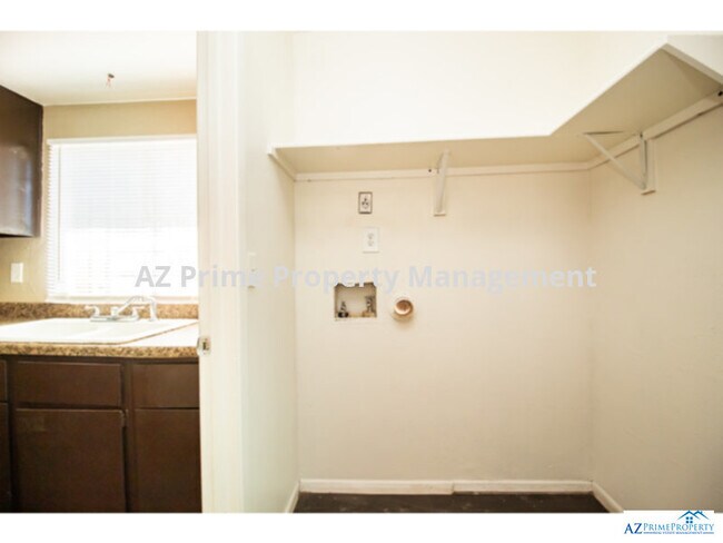 Building Photo - 4212 N 69th Ln