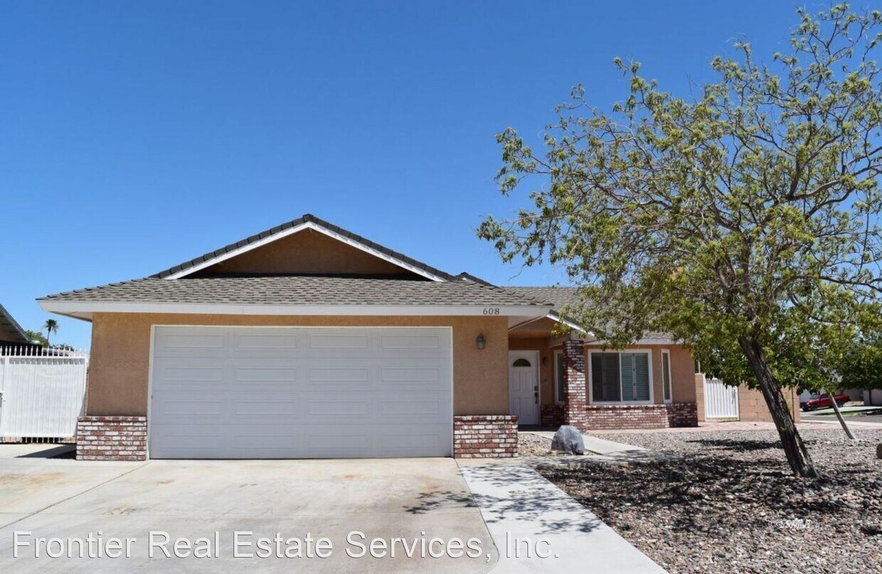 Primary Photo - 4 br, 3 bath House - 608 S Norma St
