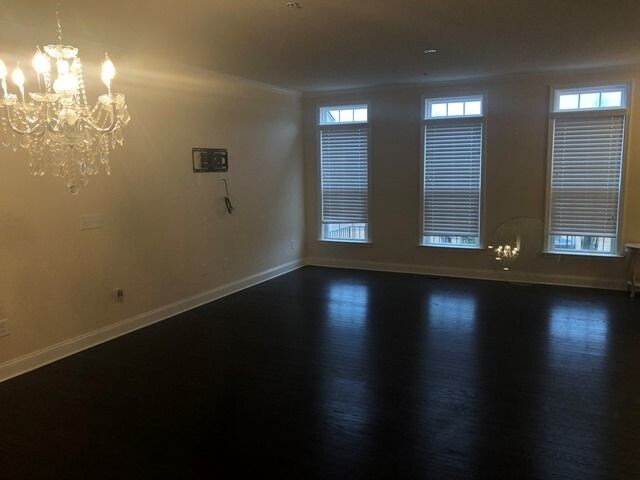 Building Photo - 3BR/3.5BA Townhome