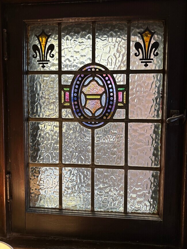 Vitrales originales - 2533 Valley View Ct