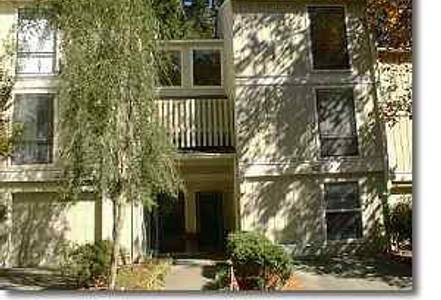 Foto principal - 1003 Riverbend Club Dr SE