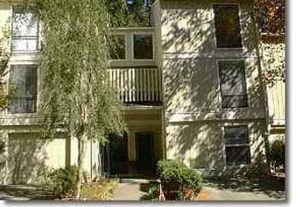 Primary Photo - 1003 Riverbend Club Dr SE