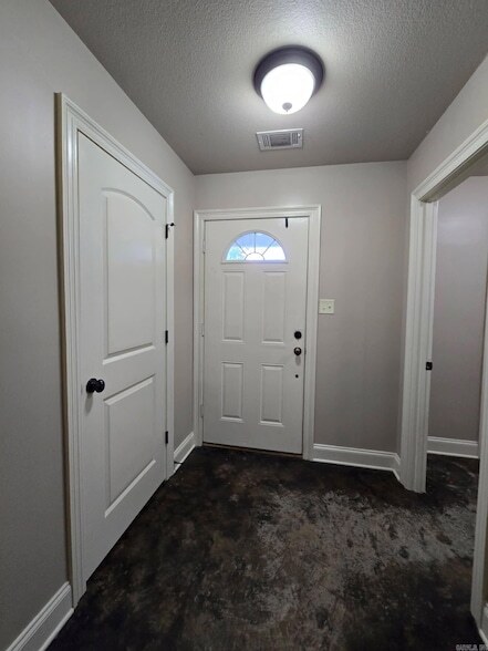 Foto del edificio - 203 N Bernis St