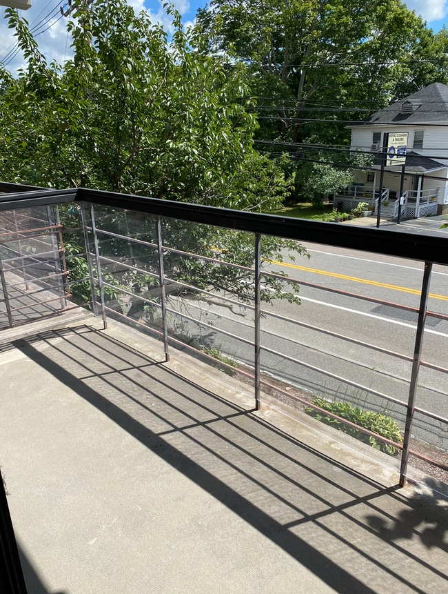 Building Photo - Large, comfortable 1 bedroom with balcony! Parking included! Near Natick Mall!