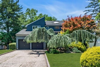 Building Photo - 15 Timber Ln