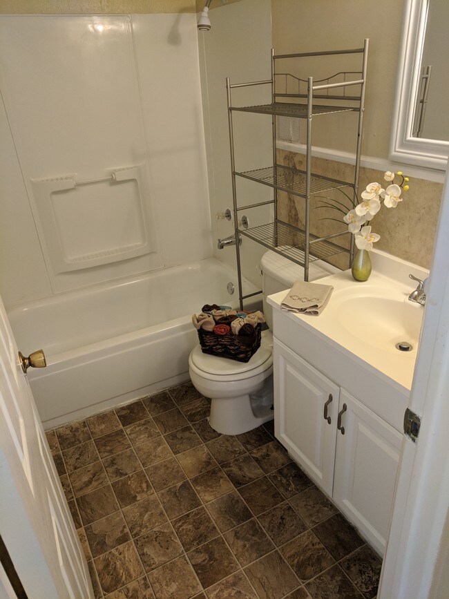 The New Haven Apartments Apartments Maplewood, MO