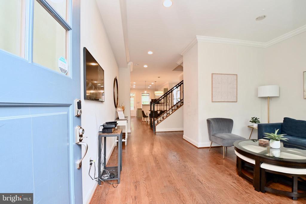 Foto principal - 1031 10th St NE