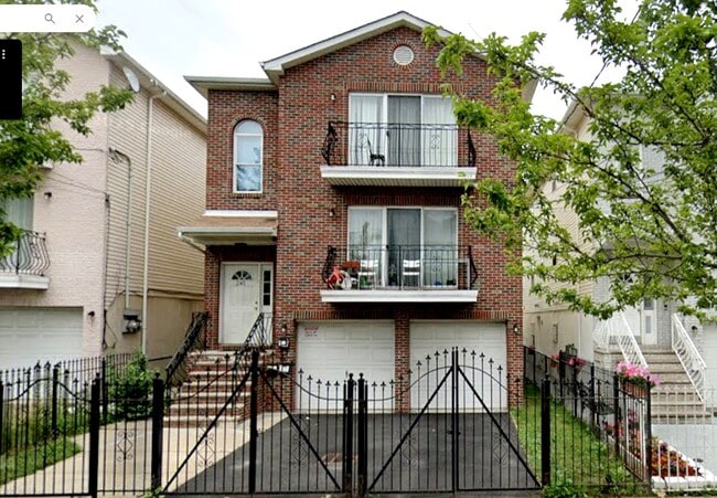 Photo - 240 Clinton Pl House