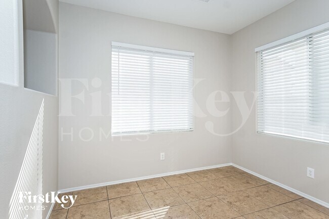 Foto del edificio - 7486 Decoro St