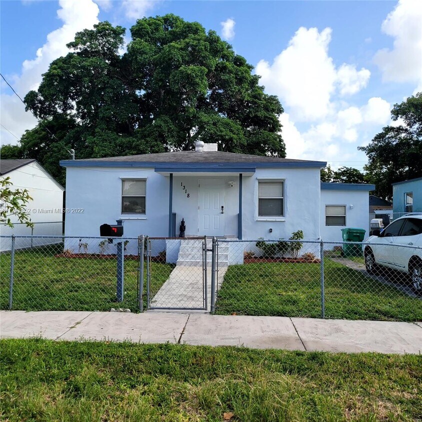 Primary Photo - 1318 NW 42nd St