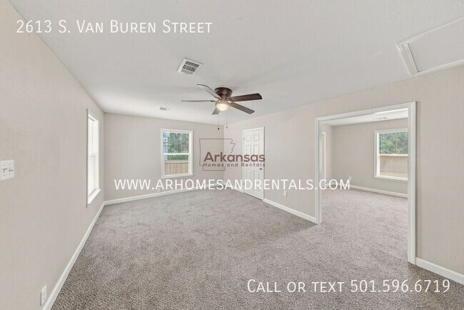 Foto del edificio - 2613 S Van Buren St