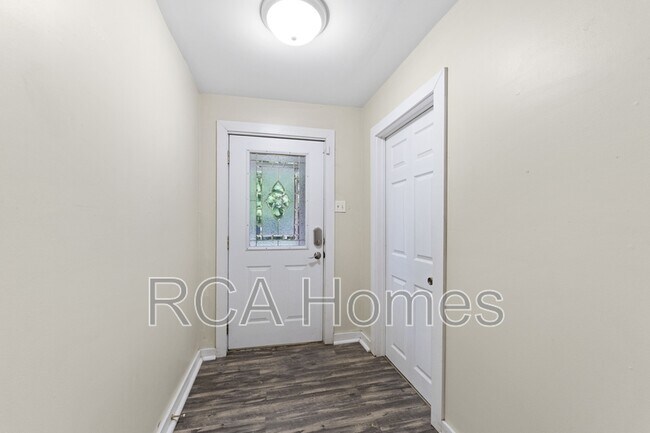Foto del edificio - 1156 Fletcher Ave