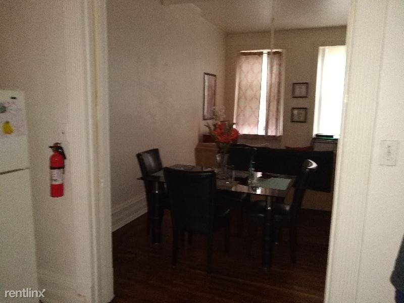 Primary Photo - 1029 Penn St