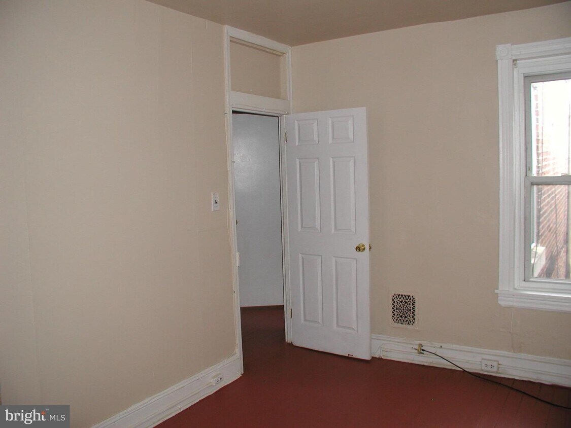 Primary Photo - 1400 Mt Ephraim Ave