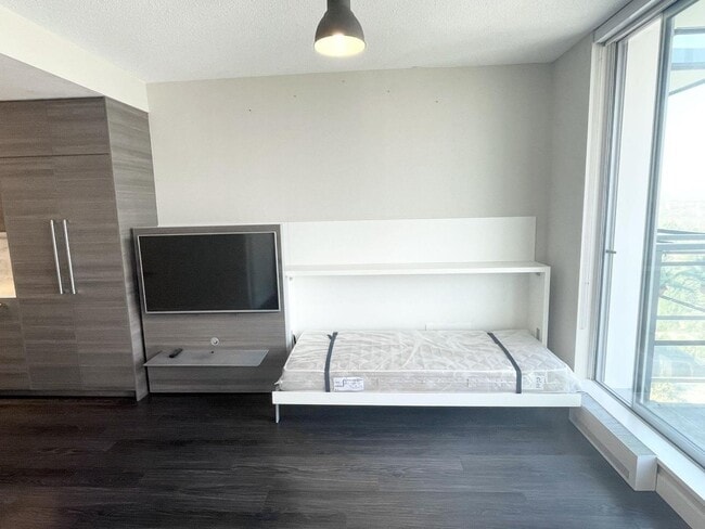 Building Photo - 13398-13104 104 Ave