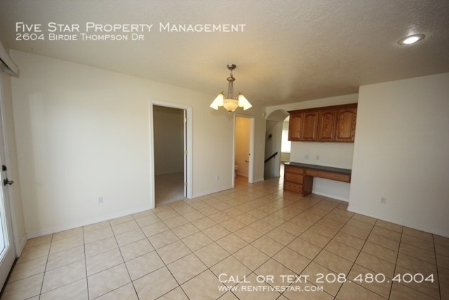 Building Photo - 2604 Birdie Thompson Dr