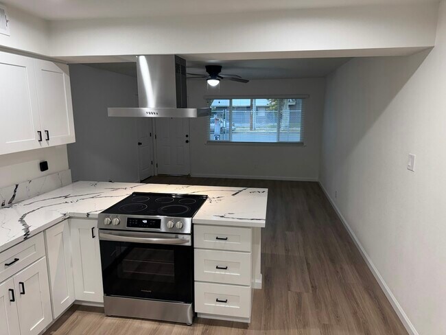 Foto del edificio - 2118 N Glenn Ave