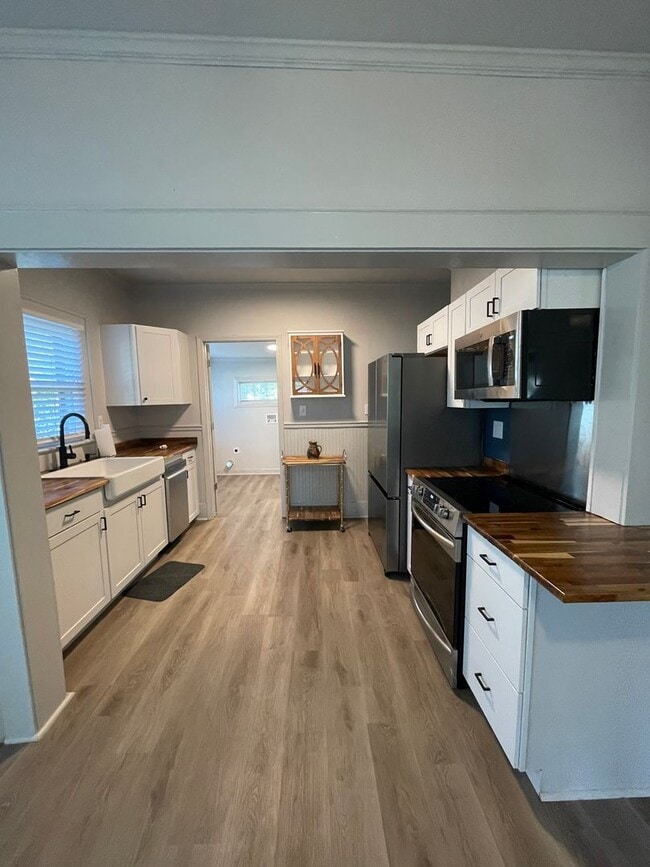 Foto del edificio - 2 bedroom, 1 bathroom home located in the ...