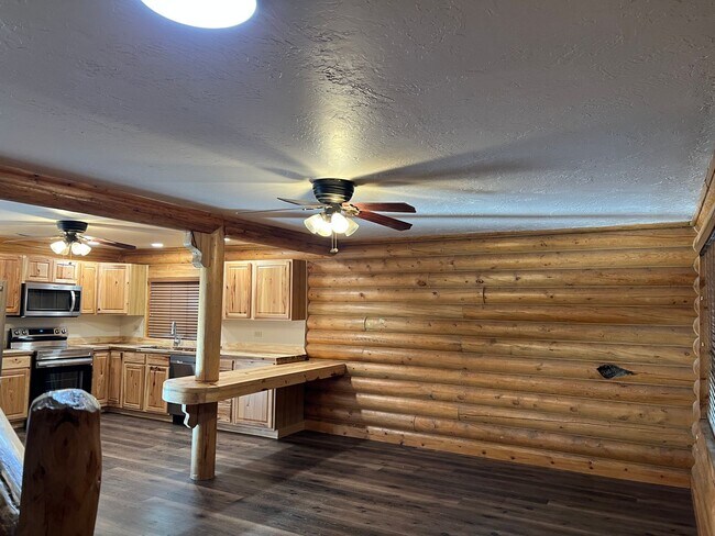 Foto del edificio - 2836 Timber Trail Loop