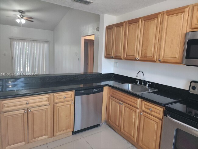 Foto del edificio - 8059 SW 21st Ct