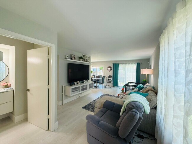 Foto del edificio - 5831 Thisledown Ct