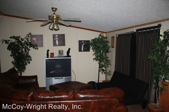 Foto del edificio - 230 Stringer Rd