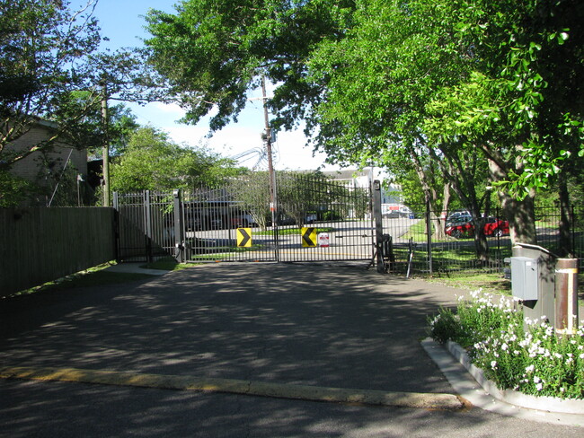 Private gated security complex - 2800 July St