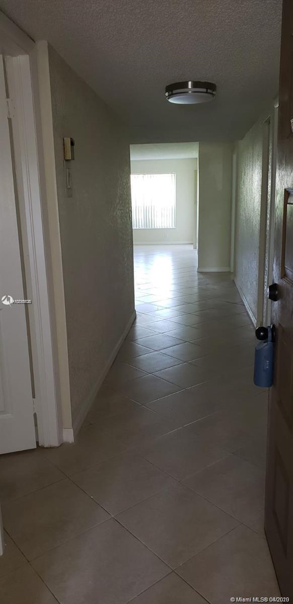 Foto del edificio - 7435 Woodmont Terrace