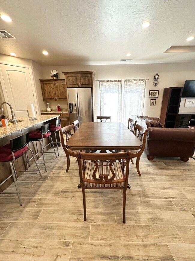 Foto del edificio - Fully Furnished Hurricane Home!