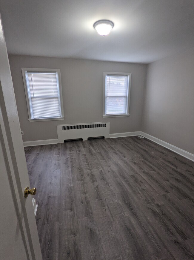 Foto del edificio - 7713 Harford Rd