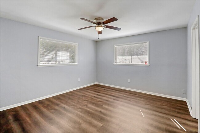 Foto del edificio - 238 Sleepy Hollow Dr