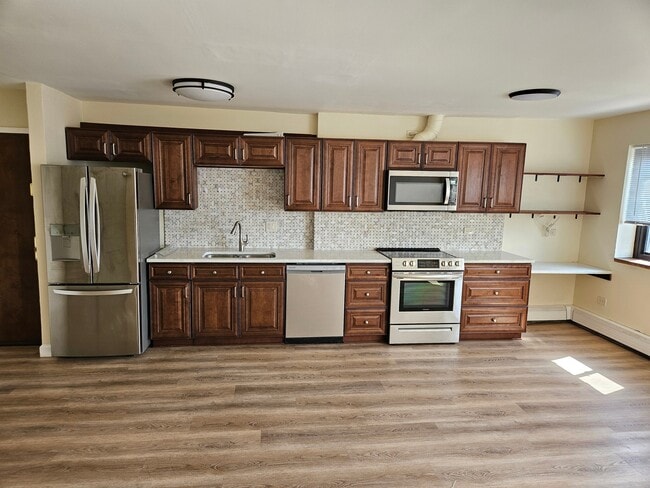 Building Photo - 607 W Wrightwood Ave